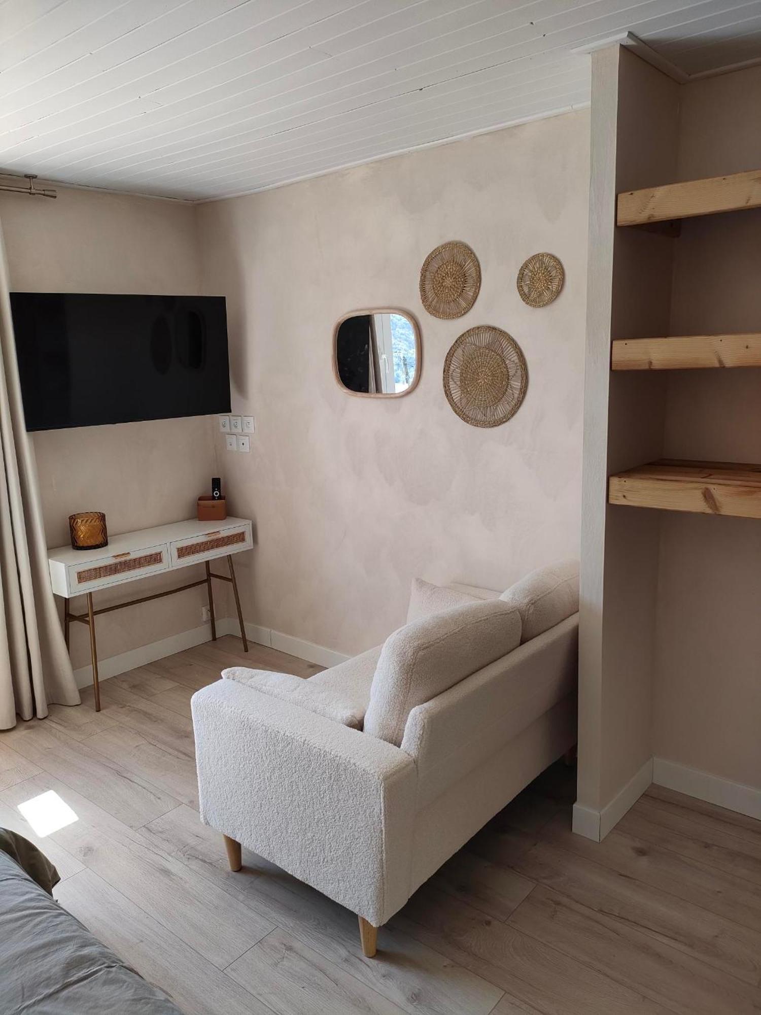 Le Cosy Du Plongeoir - T2 Neuf Avec Vue Sur Le Lac De Serre Poncon Et Grande Terrasse Avec Jardin Savines Exteriér fotografie